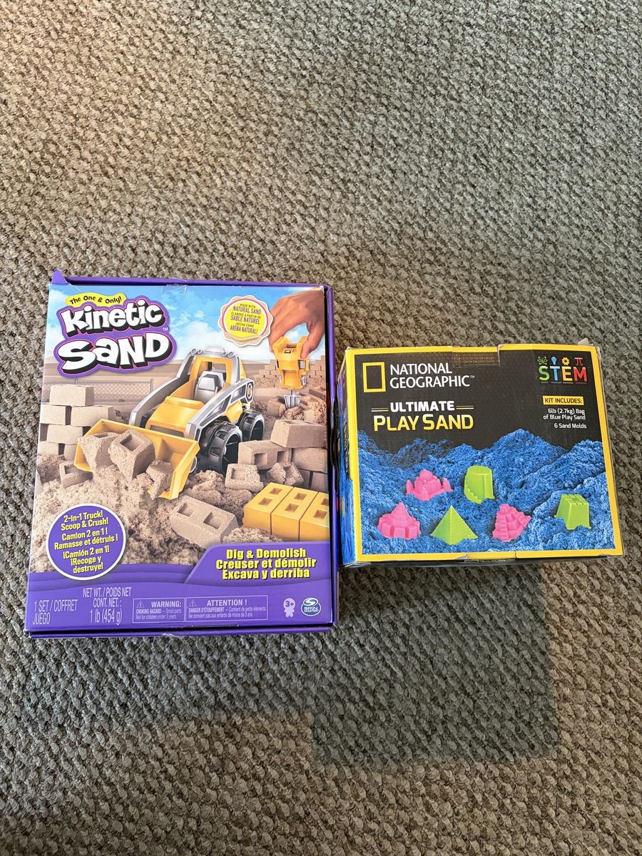 Kinetic Sand kit & National Geographic Ultimate Blue Play Sand Kit