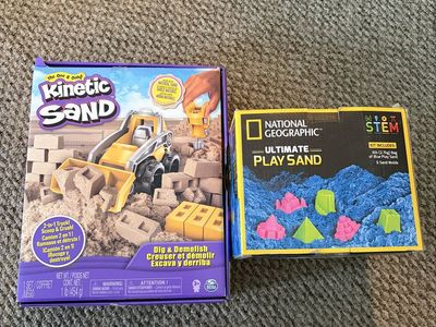 Kinetic Sand kit & National Geographic Ultimate Blue Play Sand Kit