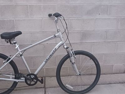 2014 Specialized Expedition Comfort Bike - Silver, Used Twice Adult Bicycle