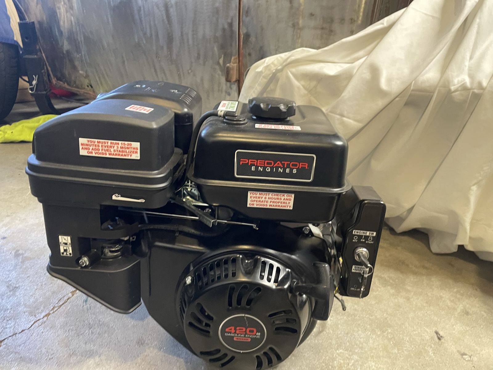 Predator Engines 420cc 13HP Gasoline Engine, go cart engine, bike moto OUT OF THE BOX NEW!!!Pull Start and key start NEVER USED