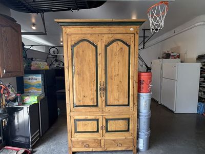 TV Hutch/Cabinet