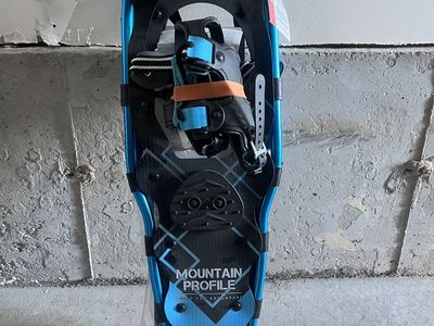 Mountain Profile 825 Snowshoes Medium 8 x 25 Inch Blue - New with Tags