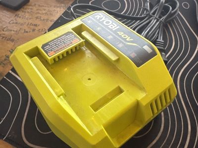 40 v Lithium Fast Charger Retail 99