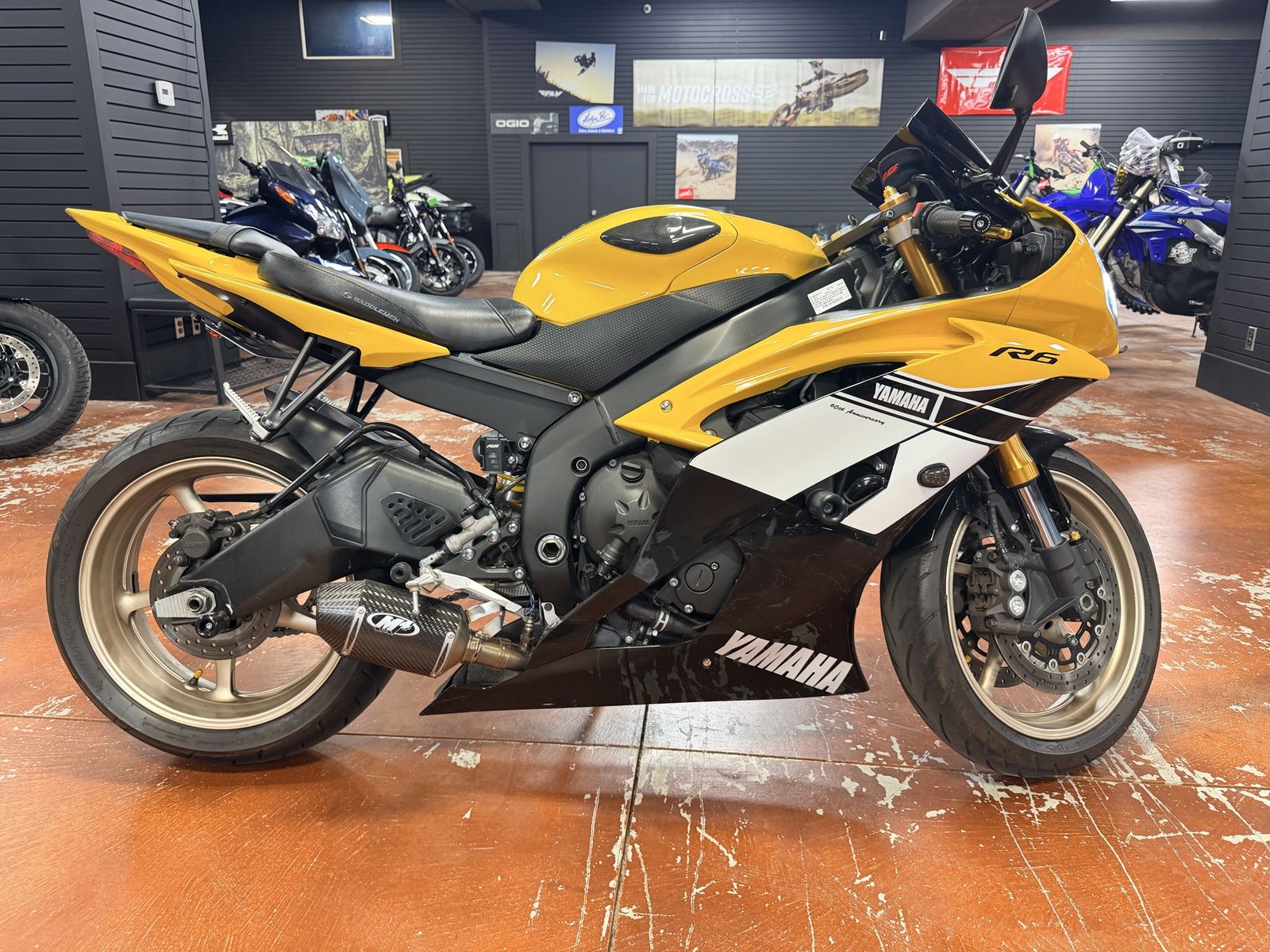 2016 Yamaha R6 60th Anniversary Edition Sportbike - Clean Title, 15k Miles