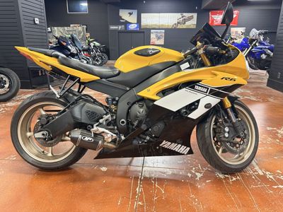 2016 Yamaha R6 60th Anniversary Edition Sportbike - Clean Title, 15k Miles