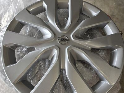 17 inch Nissan hub caps