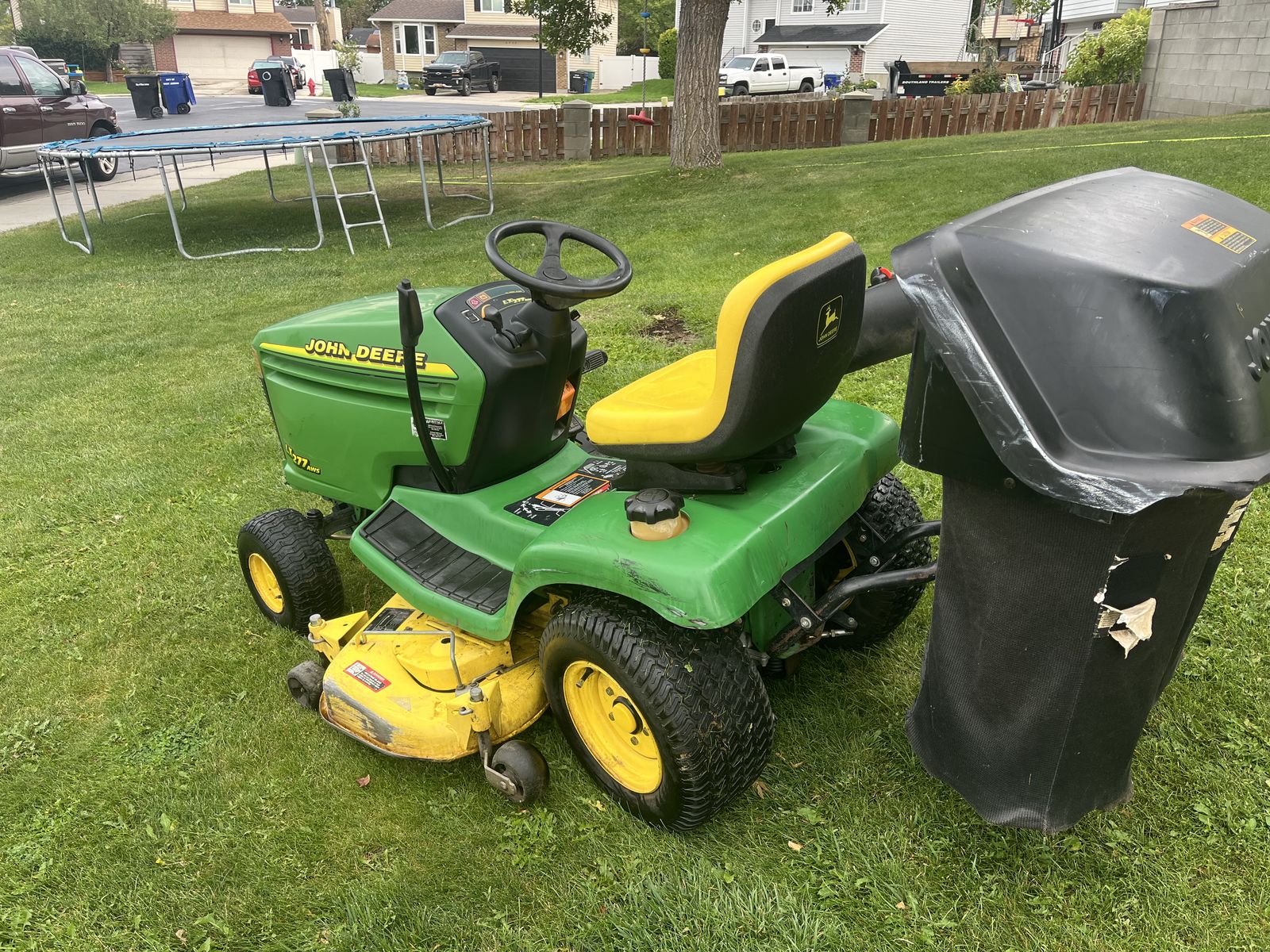 John Deere Riding Lawnmower