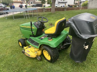 John Deere Riding Lawnmower