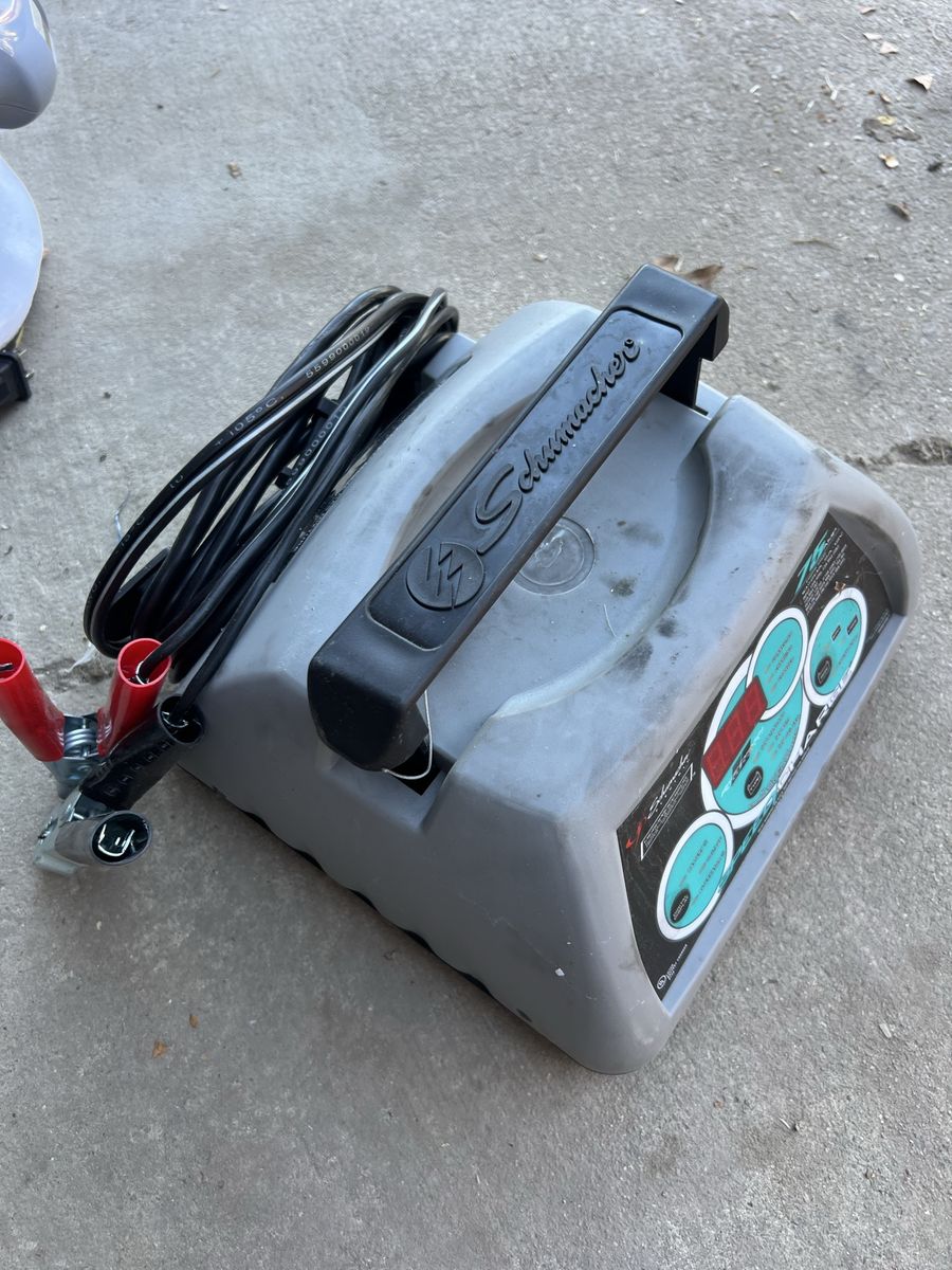 Schumacher SpeedCharge 75 Amp 12V Battery Charger and Engine Starter