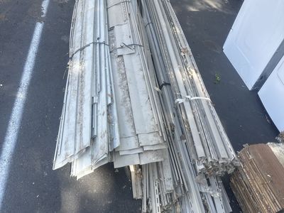 Vinyl Siding & Trim Pieces - Various Lengths & Styles - new and Used Building Materials