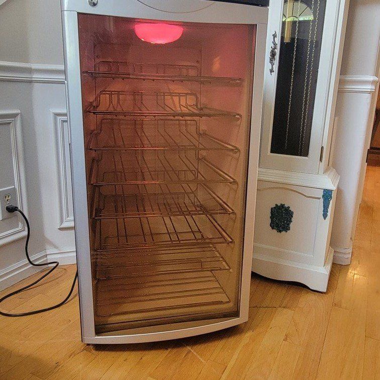 Wine / Beverage Cooler 8 Racks