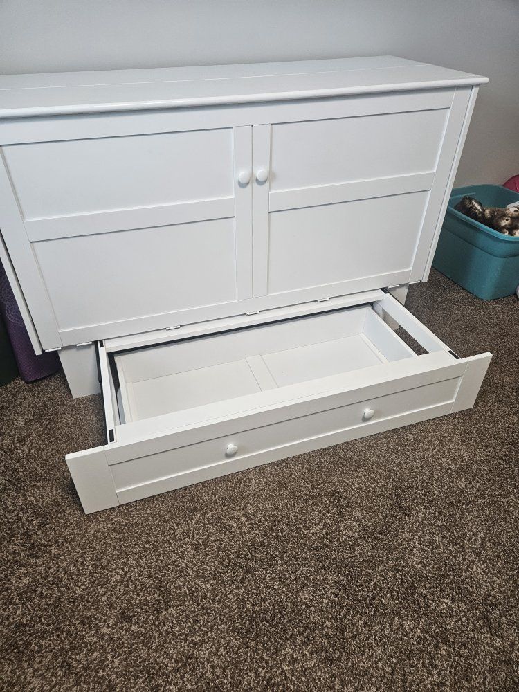 Main image 6