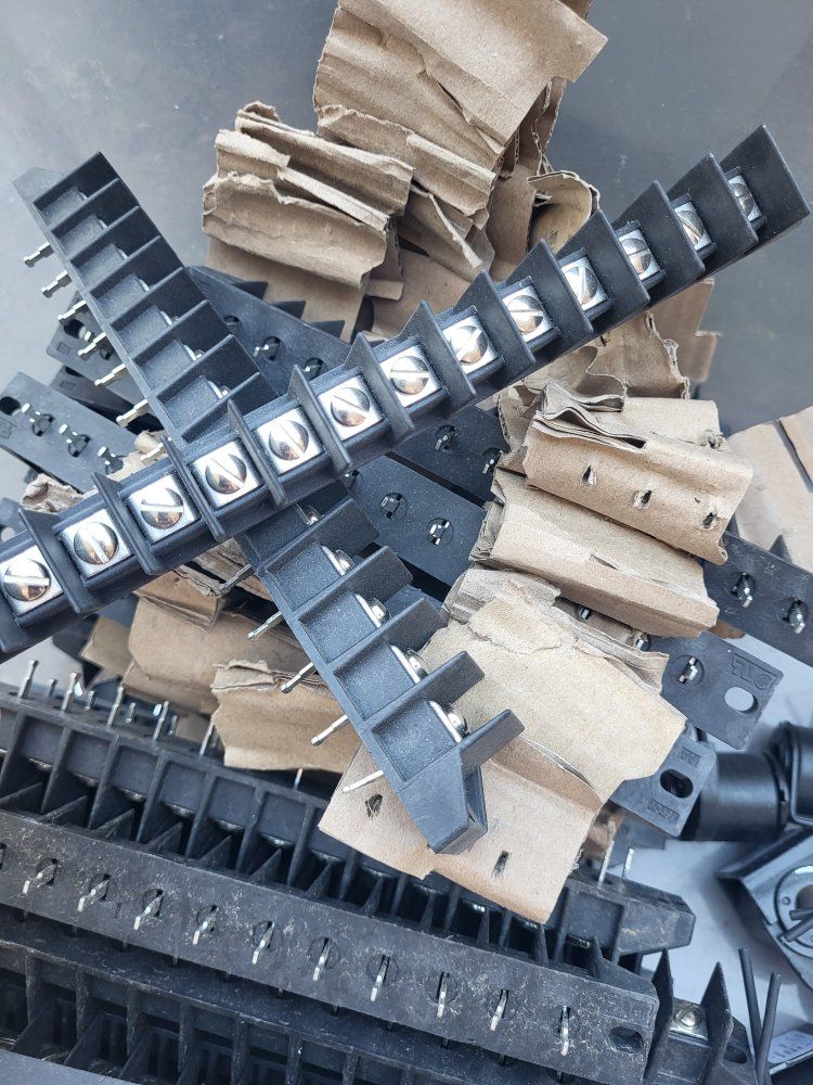 Unbranded Electrical Terminal Blocks - Mixed Lot, Various Sizes & Configurations