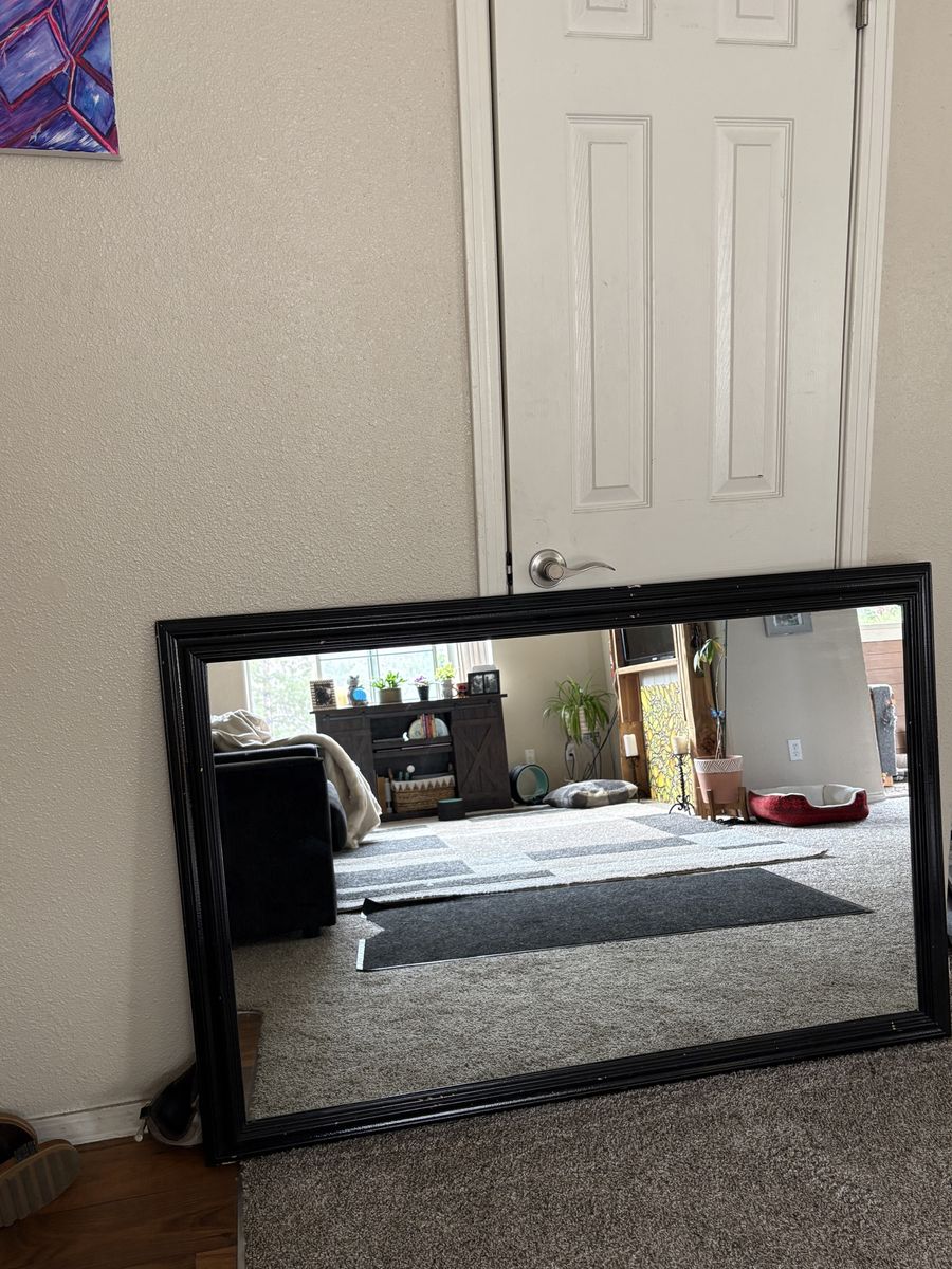 Main image 3