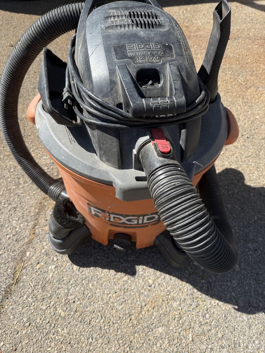RIDGID 12-Gallon 5.0 Peak HP Wet/Dry Shop Vacuum - Works Great!
