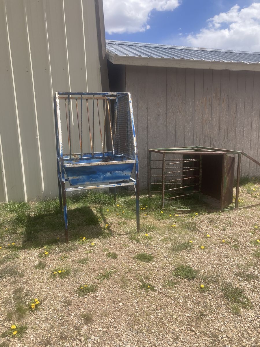 Used Livestock Hay Feeder