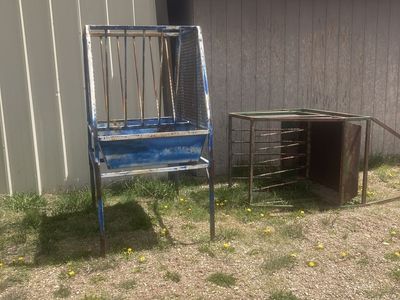 Used Livestock Hay Feeder