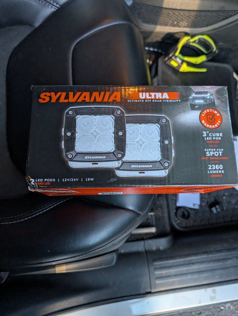 Sylvania Ultra 3 inch LED cubes