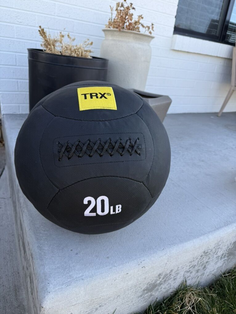 New TRX 20 Pound Medicine / Wall Ball