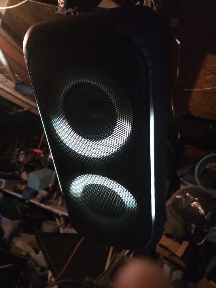 AI Overview                      This is an onn. Large Party Speaker Gen 2 featuring vibrant multi-color LED lighting effects.