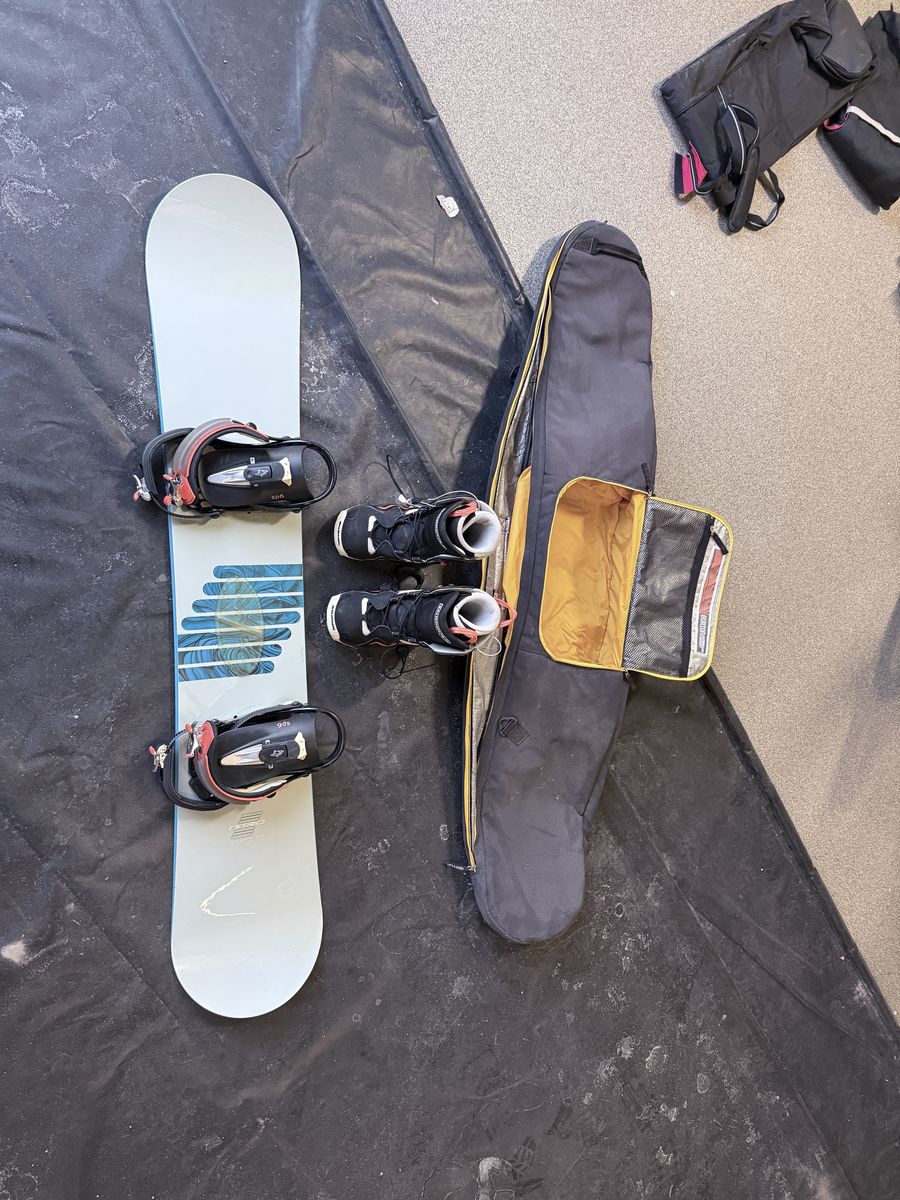 Nitro Storm 62 Snowboard w/ Bindings/Boots/Cover