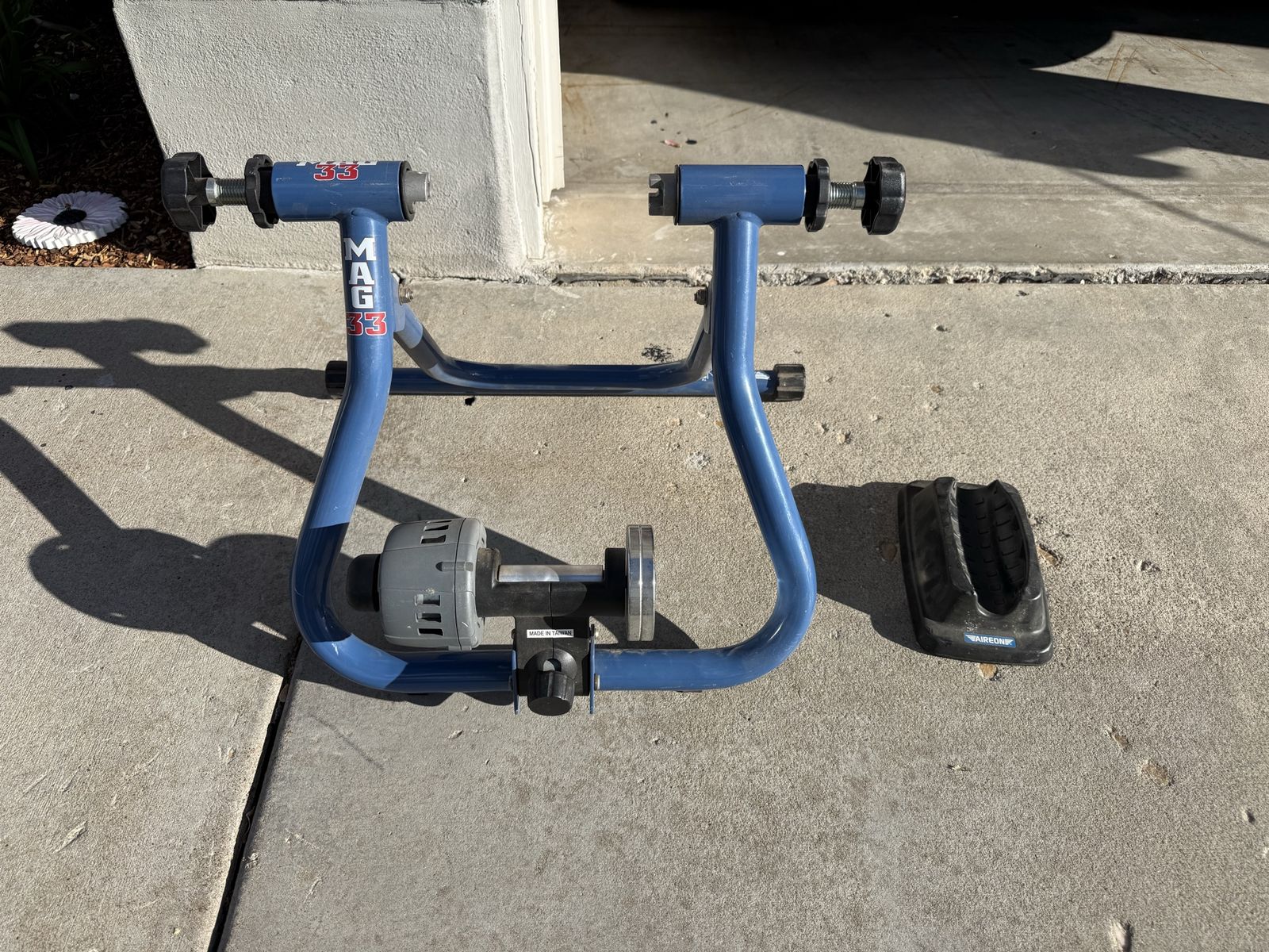 Bike Trainer Stand (Magnetic Resistance)