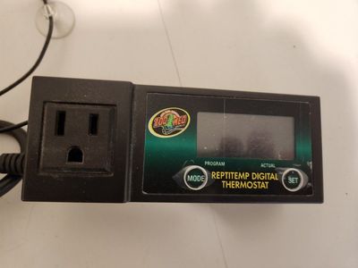 Zoo Med Repticare ReptiTemp Digital Thermostat RT-600C - Single Outlet Temperature Controller