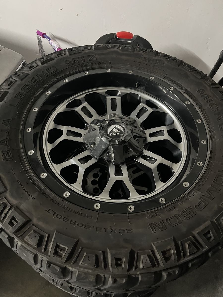6x135 20 inch Fuel Wheels