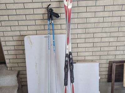 Rossignol Evo XL cross country skis for tall, heavy skiers with boots and poles