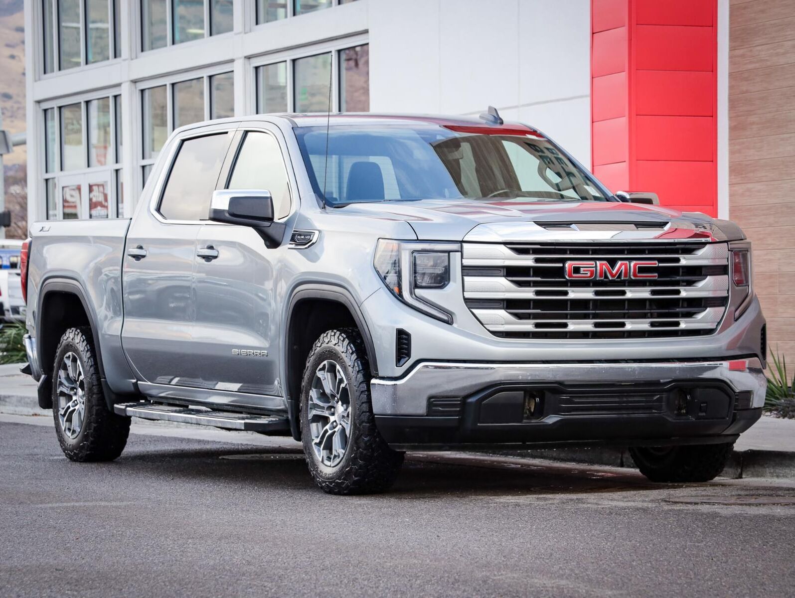 2023 GMC 1500 SLE