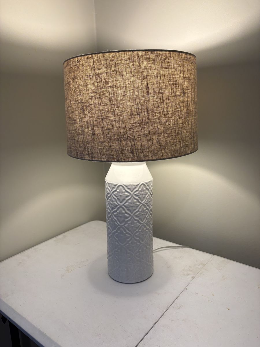 White Embossed Ceramic Table Lamp – 25” Tall