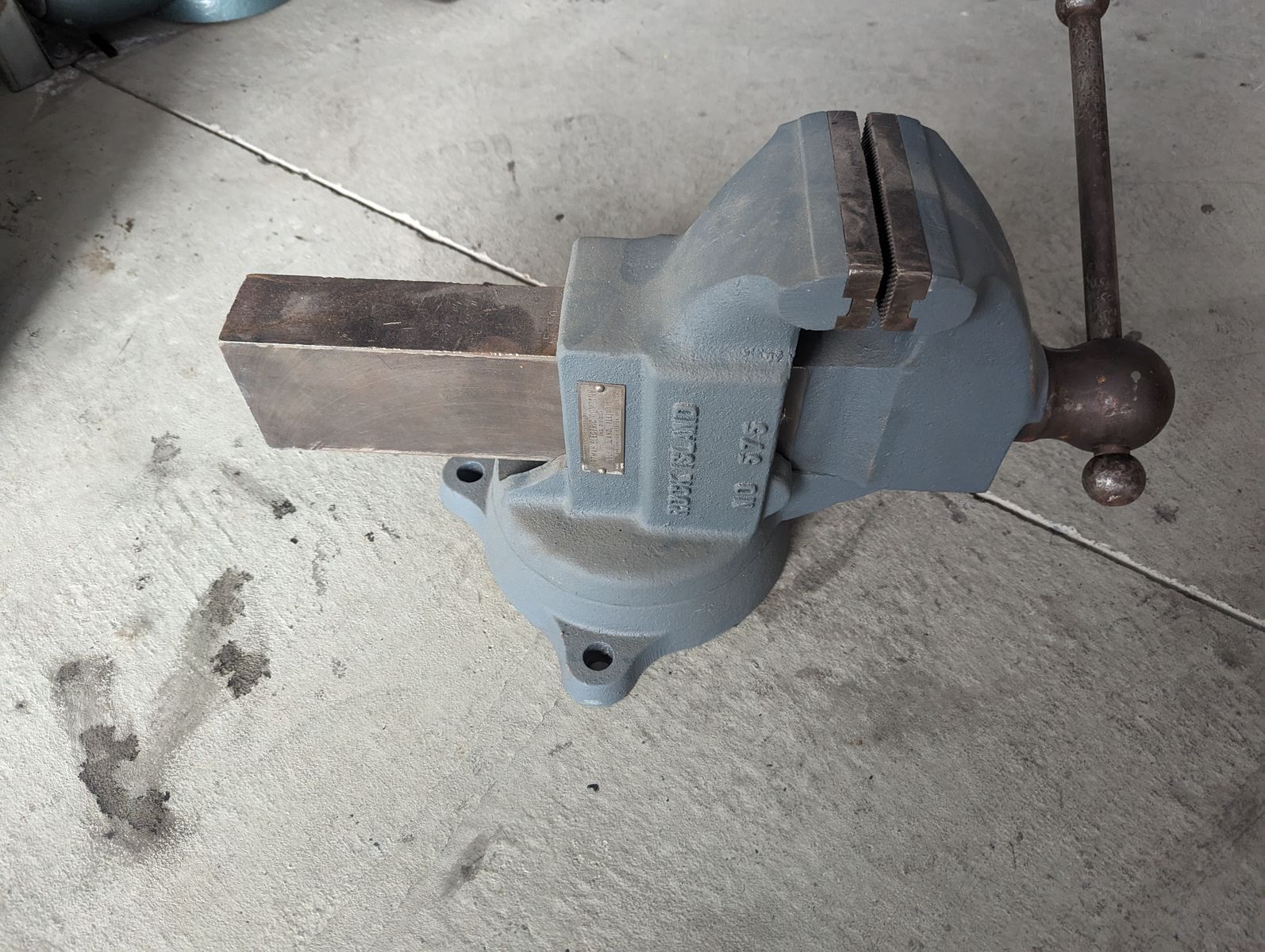 Rock Island No. 575 Bench Vise - Heavy Duty Industrial Tool