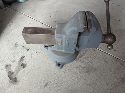 Rock Island No. 575 Bench Vise - Heavy Duty Industrial Tool