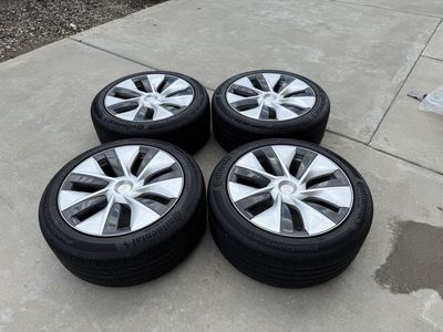 Tesla Model Y 19” Gemini Wheels & Continental ProContact Tires