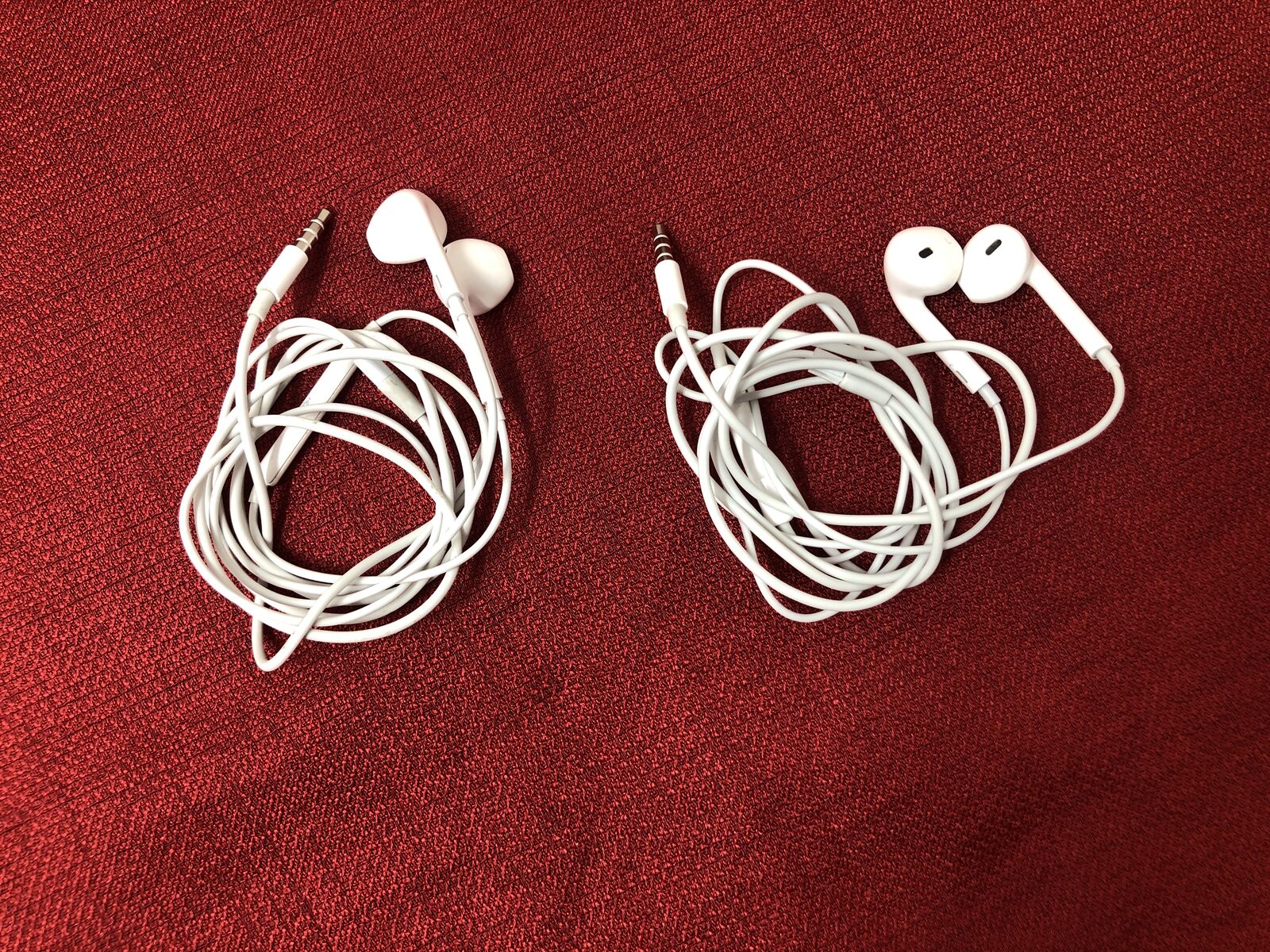 Apple Wired Earbuds with 3.5mm AUX Plug – OEM Earphones