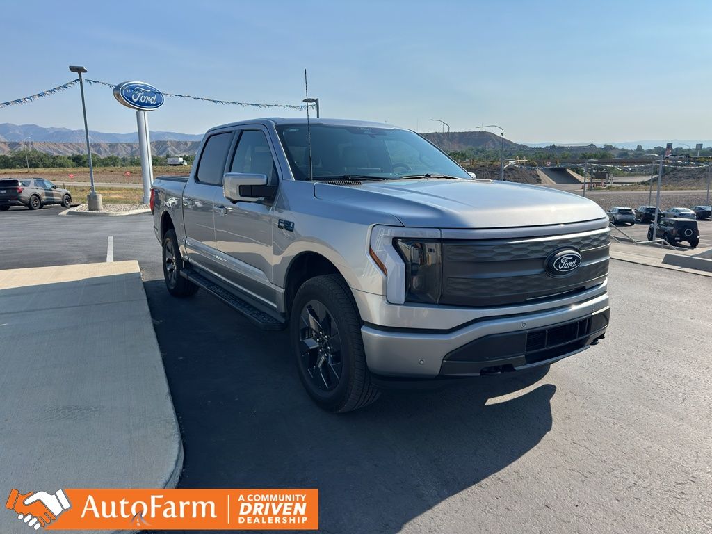 2025 Ford F-150 Lightning Lariat