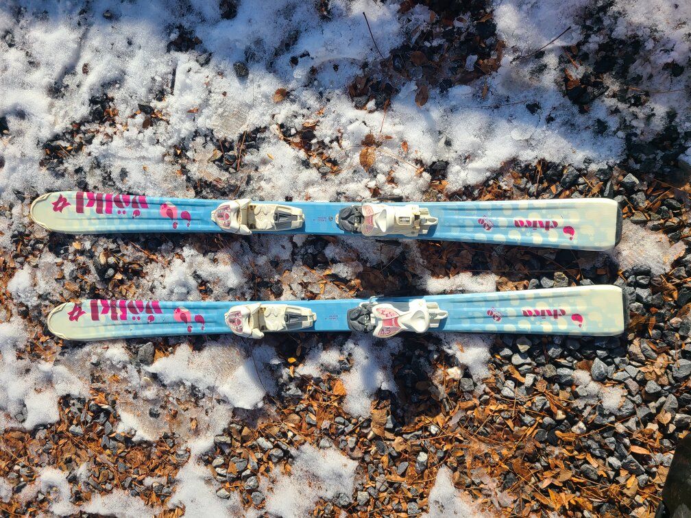 girls volkl 130cm skis (boots poles helmets avail)