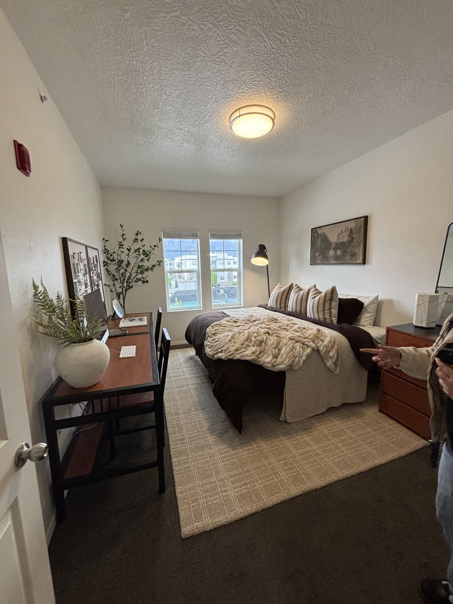 Girls only lease for sell at Wolverine Crossing!