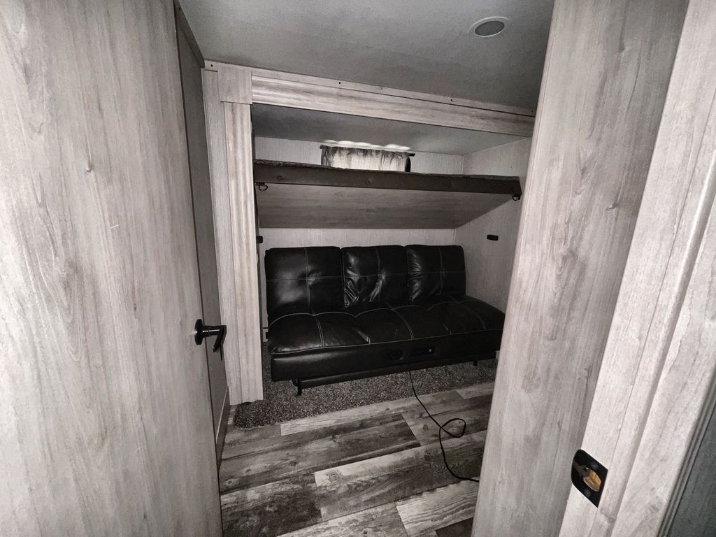 Main image 31