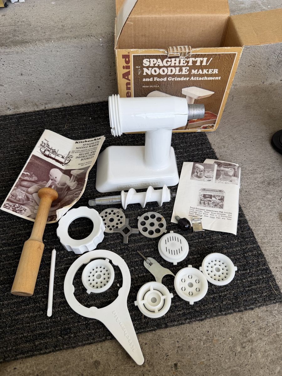 KitchenAid Spaghetti/Noodle Maker and Food Grinder Attachment Model SN/FG-A with Box and Manuals
