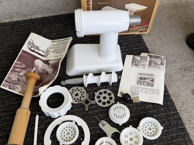 KitchenAid Spaghetti/Noodle Maker and Food Grinder Attachment Model SN/FG-A with Box and Manuals