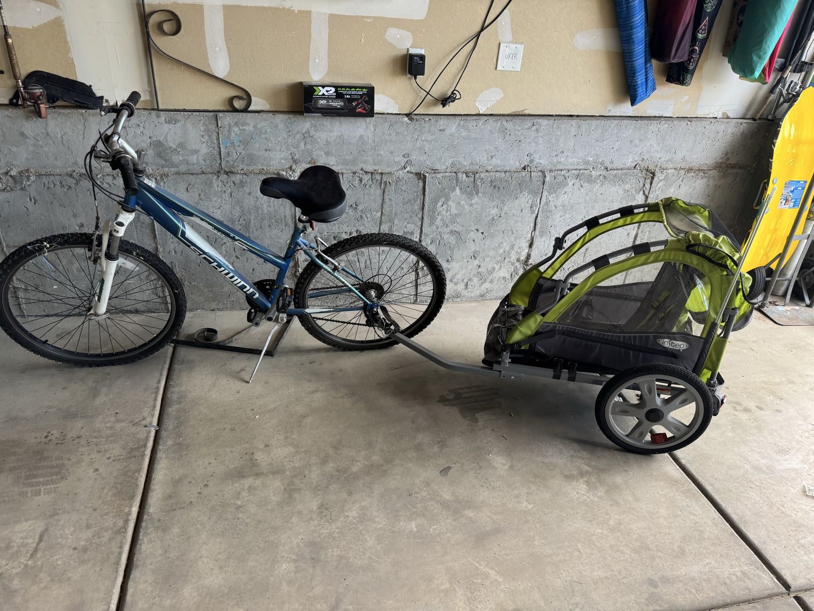 Kids trailer bike