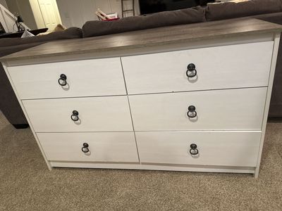 White 6-Drawer Dresser with Weathered Top & Ring Pulls - Excellent Condition