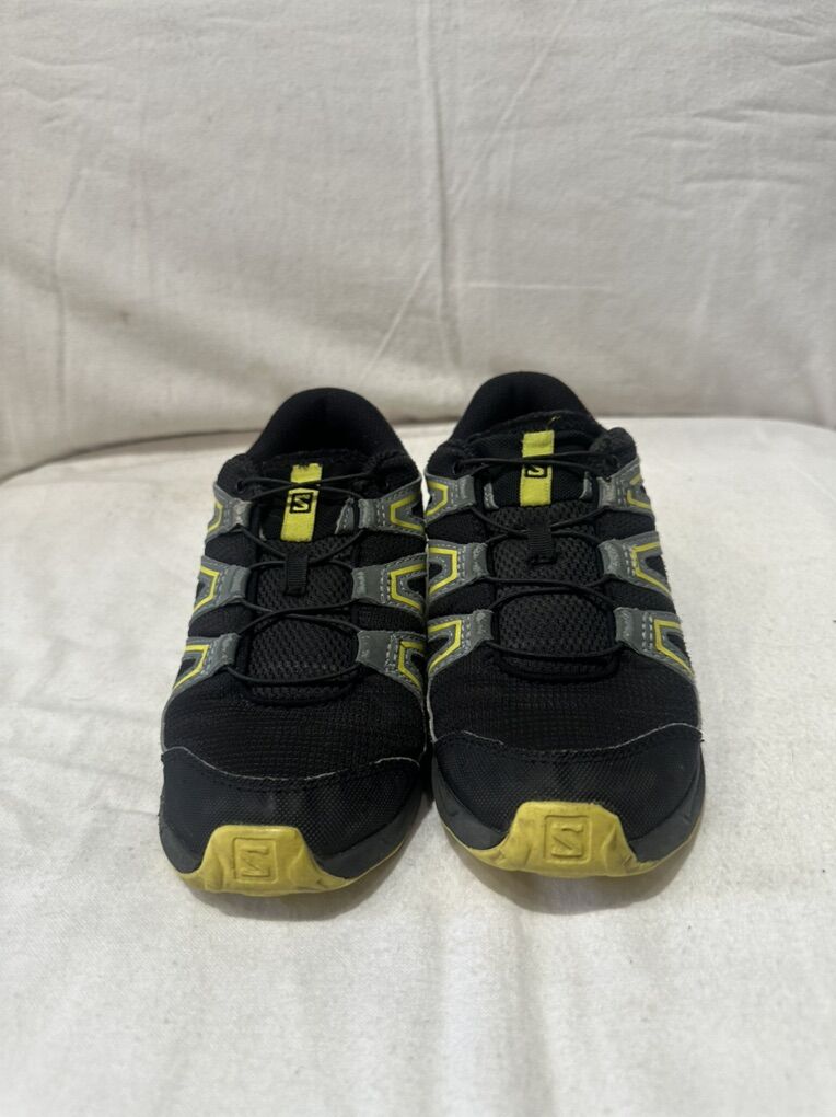 Salomon Youth Size 1 Black Speed Cross Trail Shoes