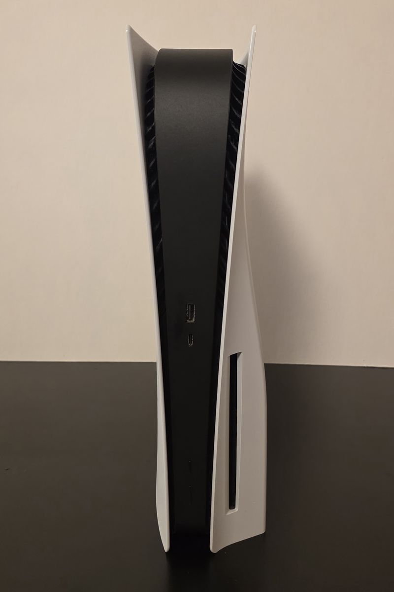 Main image 3