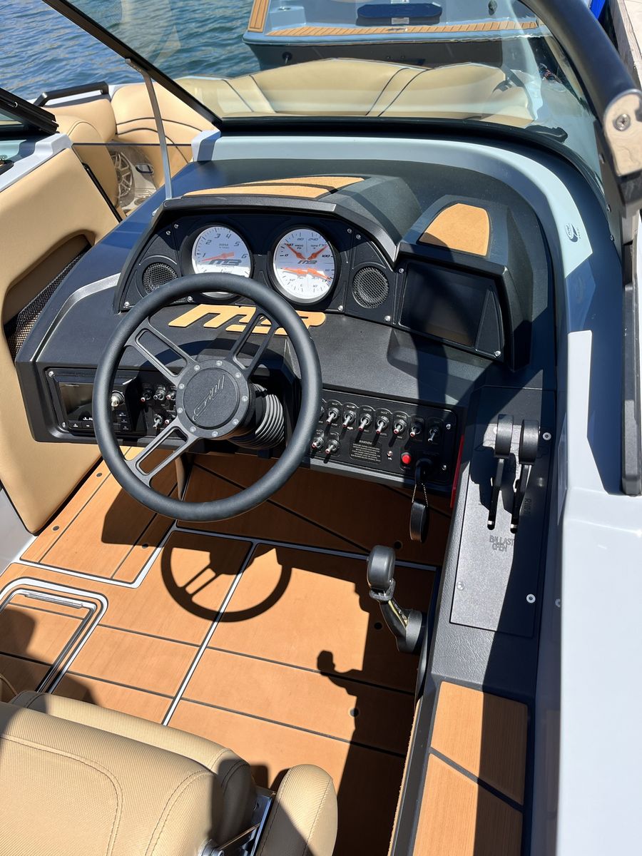 Main image 10