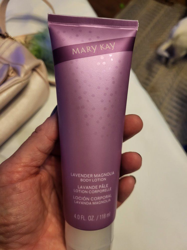 Mary Kay Lavender Magnolia Body Lotion, 4.0 fl oz / 118 ml - New Sealed