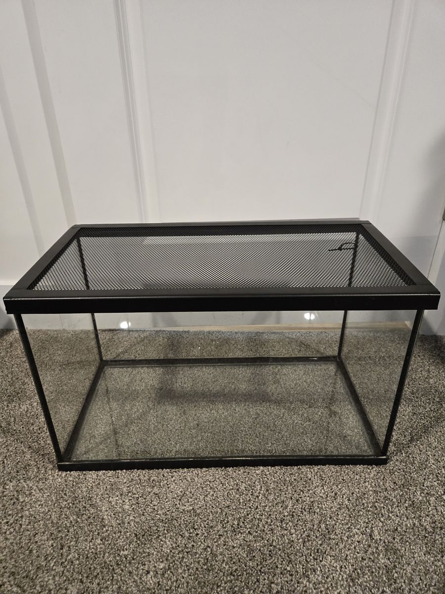 10 Gallon Tank with lid