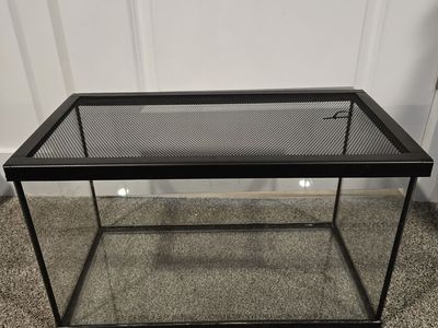 10 Gallon Tank with lid