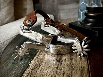 Men’s Engraved Spurs and Straps set